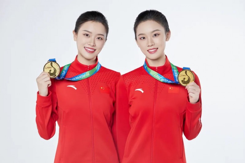 雙姝躍浪，椰香遠(yuǎn)揚(yáng)——宗師傅食品官宣簽約世界跳水冠軍夏冰清、夏玉潔為形象代言人